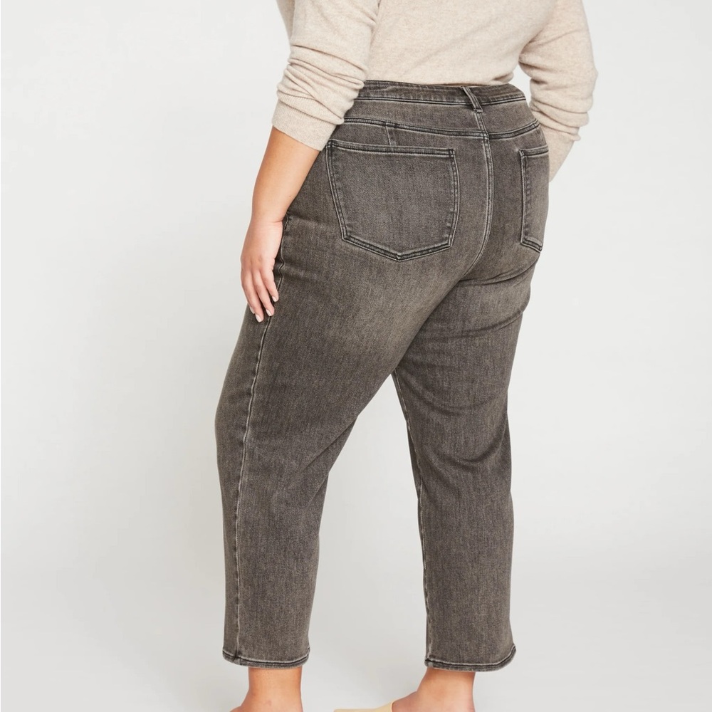 Donna High Rise Curve Straight Leg Jeans 27”
Stonewash Black 8